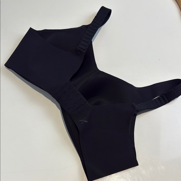 Knix Black Seamless Supportive Bra Size 5 - Picture 2 of 6
